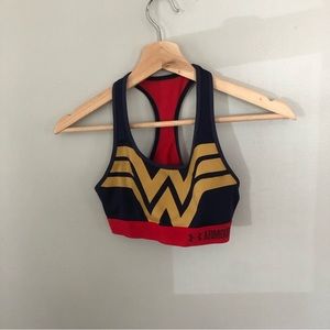 under armor sports bra small women/ xl girl size wonder woman